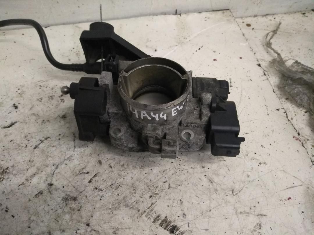 заслонка дроссельная Citroen C5 1 поколение 2002, 2.0 л., бензин - фото №1