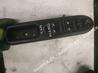 блок управления стеклоподъемниками Peugeot 407 2003