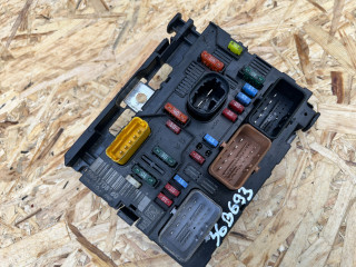 блок предохранителей Peugeot 307 1 поколение [рестайлинг] 2006, 9661708180, L10