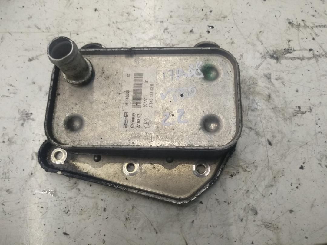 теплообменник масляного фильтра Mercedes-Benz Vito W639 2008, 2.2 л., CDi, дизель, МКПП - фото №1