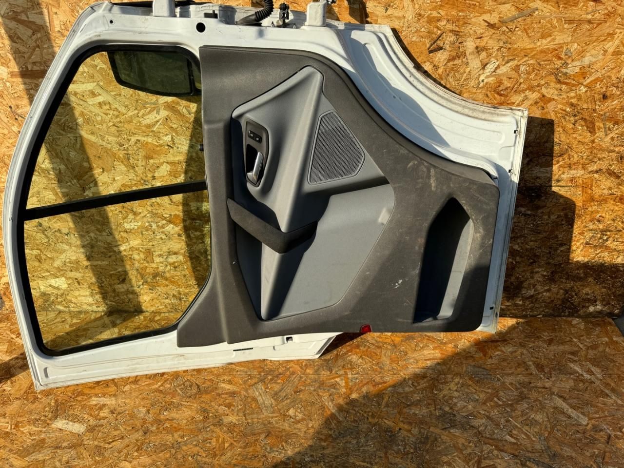 дверь передняя левая Ford Transit Custom 1 поколение 2015, 2.2 л., дизель - фото №1