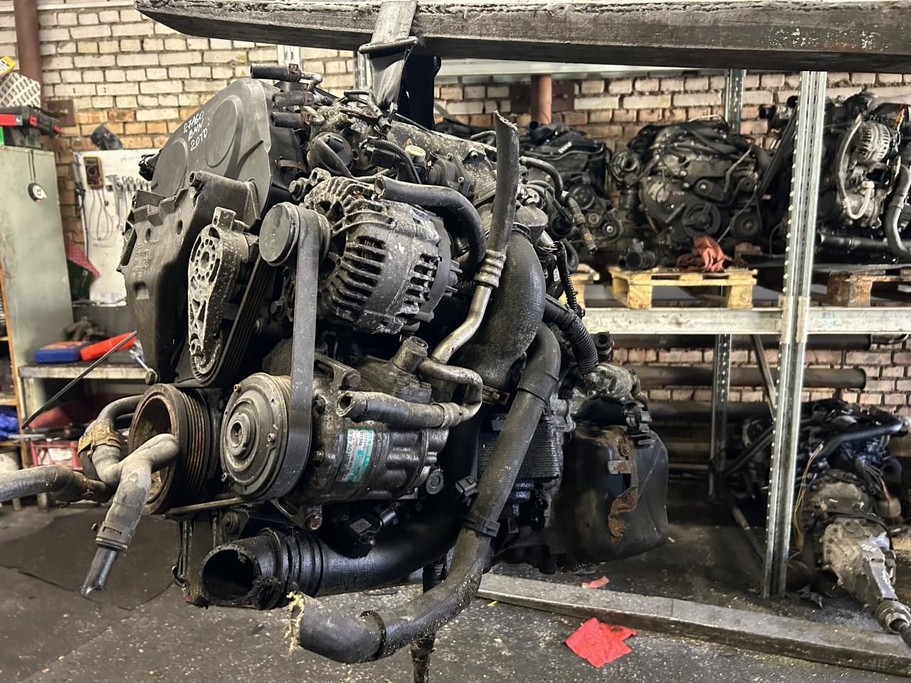 двигатель Volkswagen Golf 5 поколение 2007, 2.0 л., TDi, дизель, АКПП, BMN - фото №1