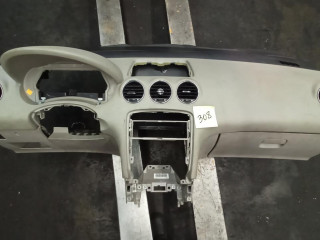 панель передняя салона (торпедо) Peugeot 308 T7 2010