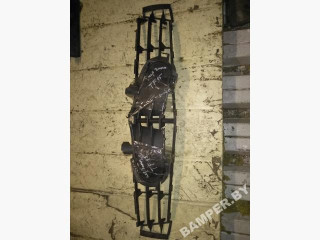 заглушка (решетка) в бампер Renault Modus 1 поколение 2004, 1.5 л., дизель, хетчбэк 5 дв.