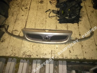 заглушка (решетка) в бампер Renault Safrane 1 поколение [рестайлинг] 2000, 2.0 л., бензин, хетчбэк 5 дв.