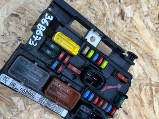 блок предохранителей Peugeot 307 1 поколение [рестайлинг] 2006, 9664997780, R07