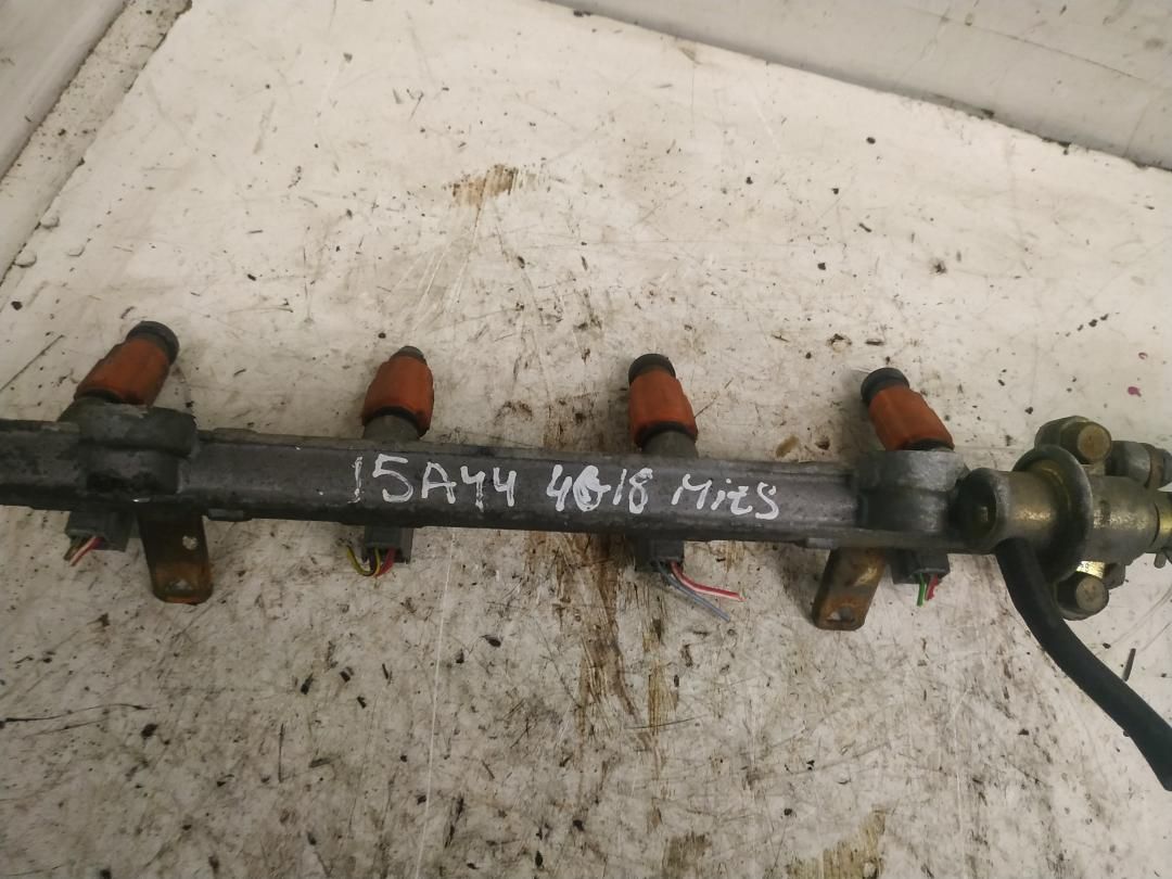 топливная рампа Mitsubishi Space Star 1 поколение 2002, 1.6 л., бензин, МКПП - фото №1