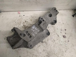 кронштейн генератора Volkswagen Golf 4 поколение 2000, 1.6 л., бензин, АКПП, хетчбэк 5 дв.