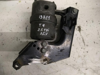 кронштейн КПП Volkswagen Transporter T4 2000, 2.5 л., дизель