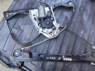 стеклоподъемник передний правый Mercedes-Benz C-Класс W203/S203/CL203 2002, 2.2 л., дизель, универсал