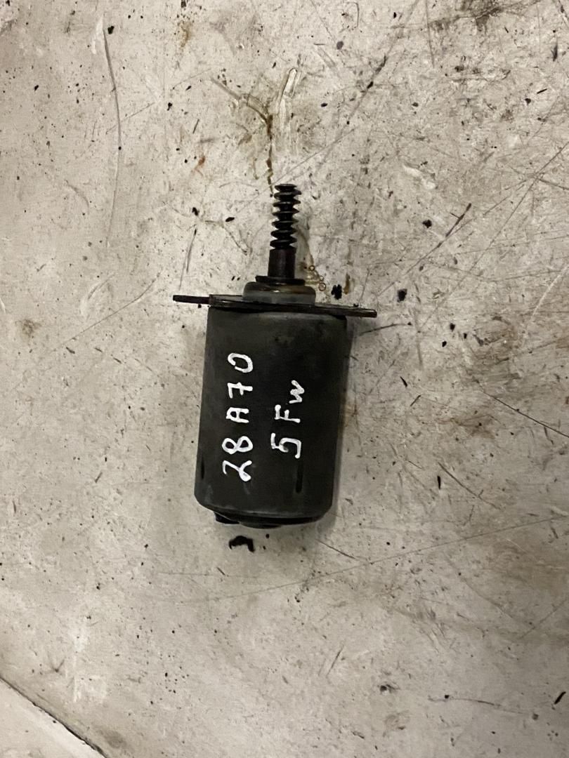 клапан фазорегулятора Peugeot 207 1 поколение 2008, 1.6 л., i, бензин, МКПП - фото №1