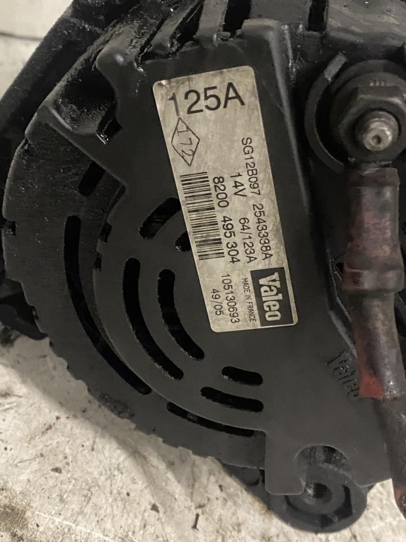 генератор Renault Trafic 2 поколение 2005, 2.5 л., DCi, дизель, МКПП - фото №1