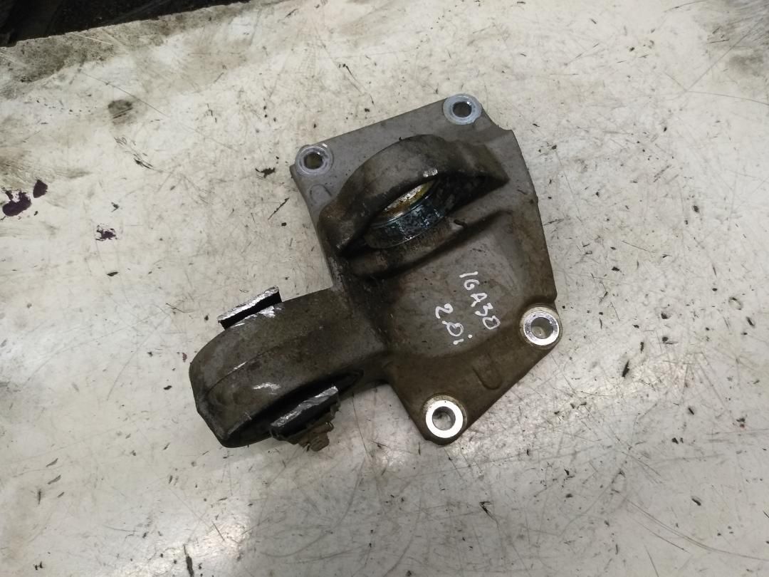 кронштейн полуоси Citroen C5 1 поколение 2002, 2.0 л., i, бензин, АКПП - фото №1