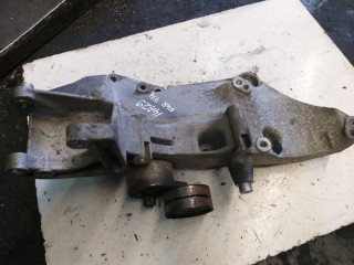 кронштейн генератора Renault Laguna 2 поколение 2004, 2.0 л., бензин, МКПП, хетчбэк 5 дв.