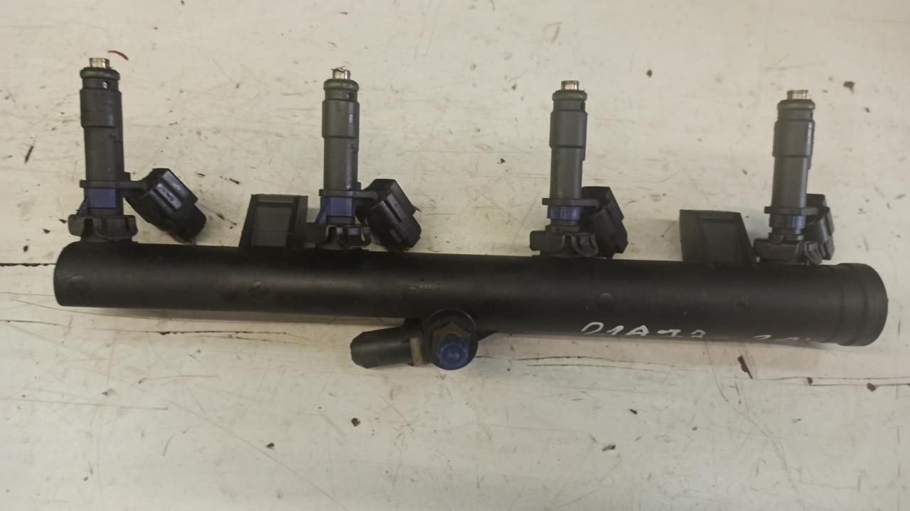 форсунка Peugeot 407 1 поколение 2005, 2.0 л., i, бензин, АКПП, 8008002580 - фото №1