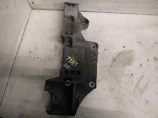 кронштейн генератора Volkswagen Golf 4 поколение 2001, 1.6 л., бензин, хетчбэк 5 дв.