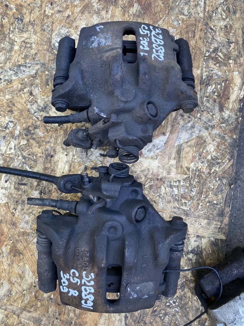 суппорт передний левый Citroen C5 1 поколение 2004 - фото №1