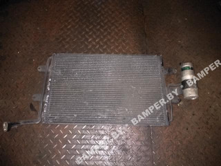 радиатор кондиционера Volkswagen Golf 4 поколение 2003, 1.6 л., бензин, хетчбэк 5 дв.