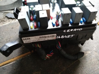 блок предохранителей Kia Cerato 1 поколение 2004