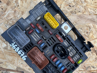 блок предохранителей Peugeot 307 1 поколение [рестайлинг] 2006, 9664705880, R01