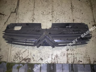 заглушка (решетка) в бампер Citroen C5 1 поколение 2002, 2.0 л., бензин, хетчбэк 5 дв.