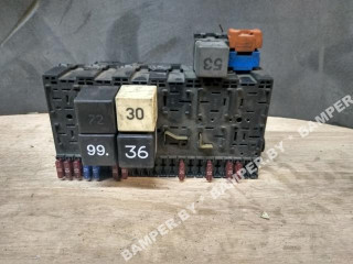 блок предохранителей Volkswagen Transporter T4 2001, 2.5 л., бензин, микроавтобус