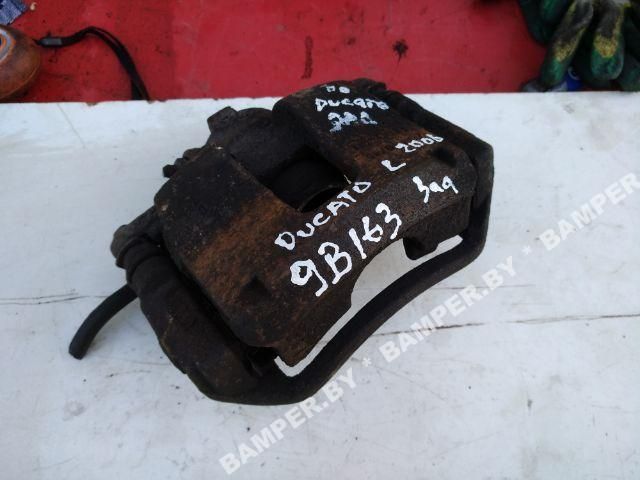 суппорт задний левый Fiat Ducato 3 поколение 2008, 2.3 л., дизель - фото №1