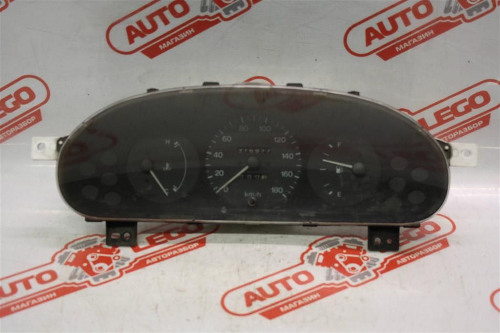 щиток приборов (приборная панель) Mazda Familia 7 поколение BF3P 1994, 1.5 л., Z5, бензин, АКПП, серебристый, седан, передний привод, правый руль - фото №1