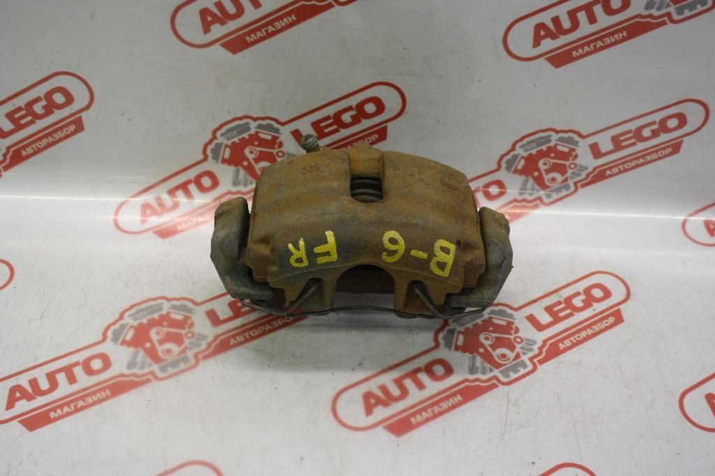 суппорт передний правый Volkswagen Passat B6 3BADR 2006, 1.6 л., BLF, бензин, МКПП, седан, передний привод, 4B0615124 - фото №1