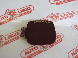 лючок топливного бака Mitsubishi Lancer 8 поколение CK2A 1998, 0.7 л., 3B20, бензин, АКПП, красный, седан, передний привод, правый руль, MR208873