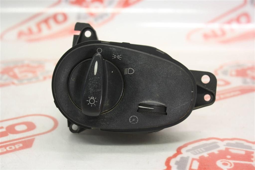 переключатель света Ford Focus 1 поколение 2001, YS4E Split Port , бензин, МКПП, белый, седан, передний привод, 98AG13A024 - фото №1