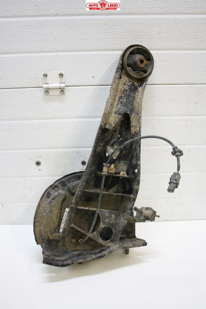 кулак задний правый Chery Fora 1 поколение 2007, SQR484F, бензин, МКПП, золотистый, седан, передний привод - фото №1