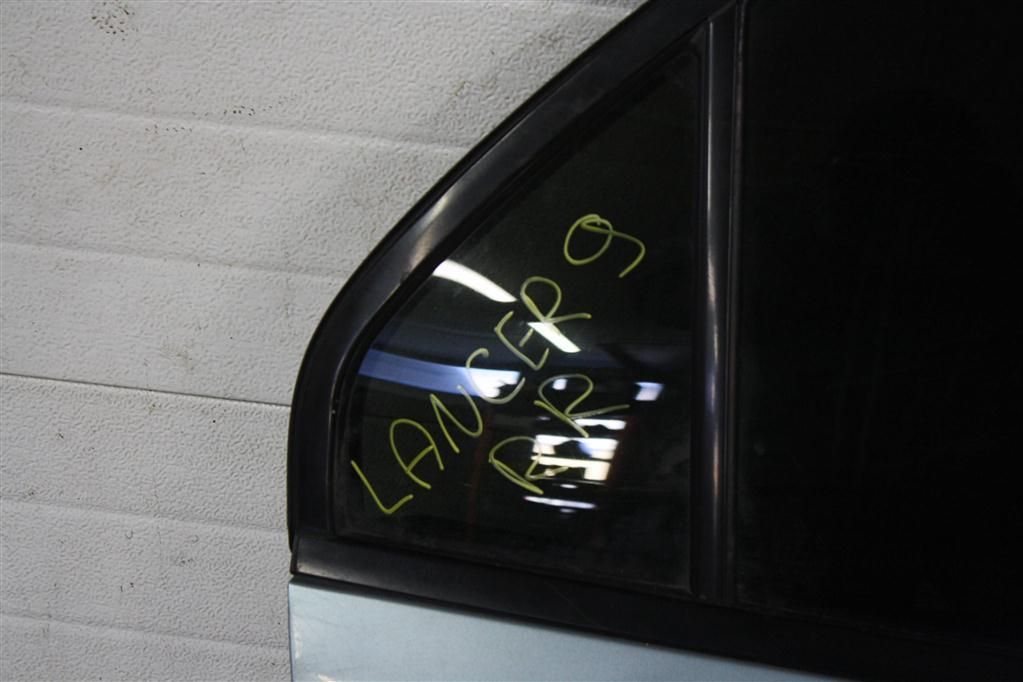 форточка задняя правая Mitsubishi Lancer 9 поколение C12W 2006, 1.6 л., 4G18, бензин, МКПП, зеленый, седан, передний привод, MR525826 - фото №1