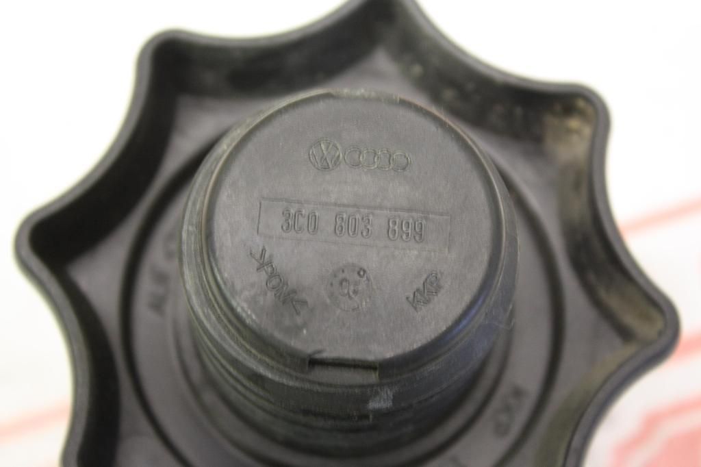 болт Volkswagen Passat B6 3BADR 2006, 1.6 л., BLF, бензин, МКПП, седан, передний привод, 3C0803899 - фото №1