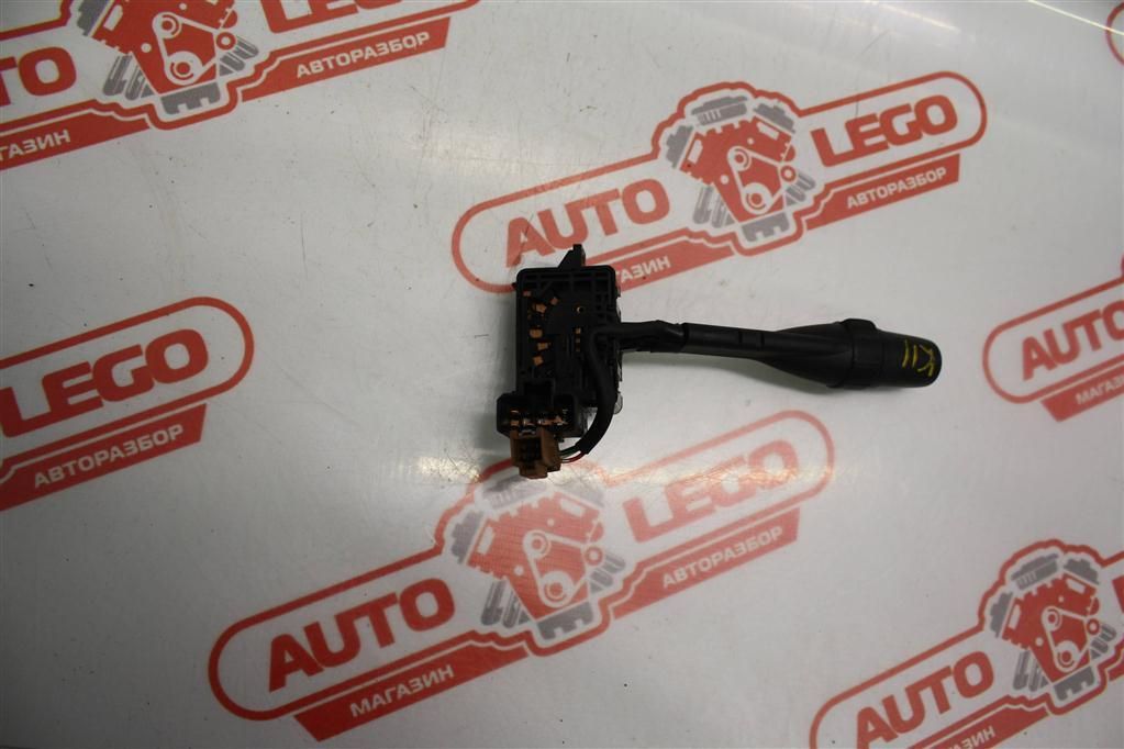 переключатель дворников Nissan March K11 1997, 1.0 л., CG10DE, бензин, АКПП, белый, купе, передний привод, правый руль - фото №1
