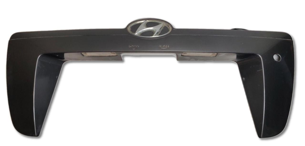 накладка двери (крышки) багажника Hyundai Tucson 1 поколение JM 2007, 2.0 л., G4GC, бензин, МКПП, темно-серый, универсал, полный привод, 87371-2E000 - фото №1