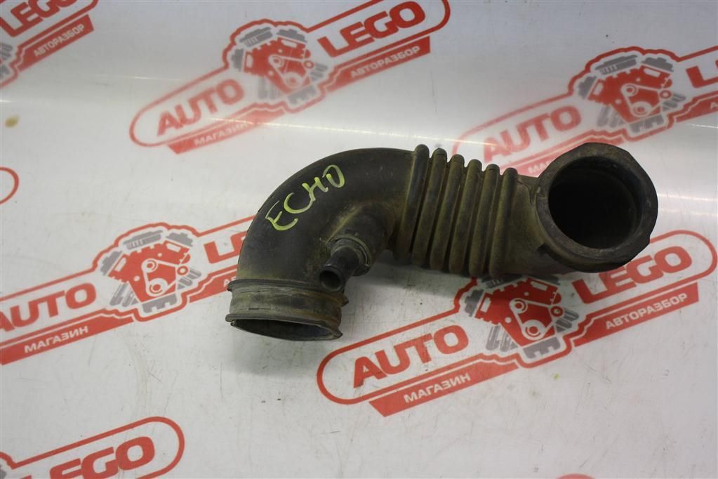 патрубок воздушного фильтра Toyota Echo 1 поколение NCP10 2001, 1.5 л., 1NZ-FE, бензин, АКПП, желтый, седан, передний привод - фото №1