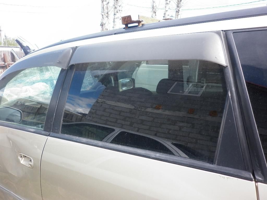 стекло двери задней левой Honda Odyssey 1 поколение RA1 1997, 3.0 л., J30A, бензин, АКПП, желтый, минивэн, передний привод, правый руль - фото №1
