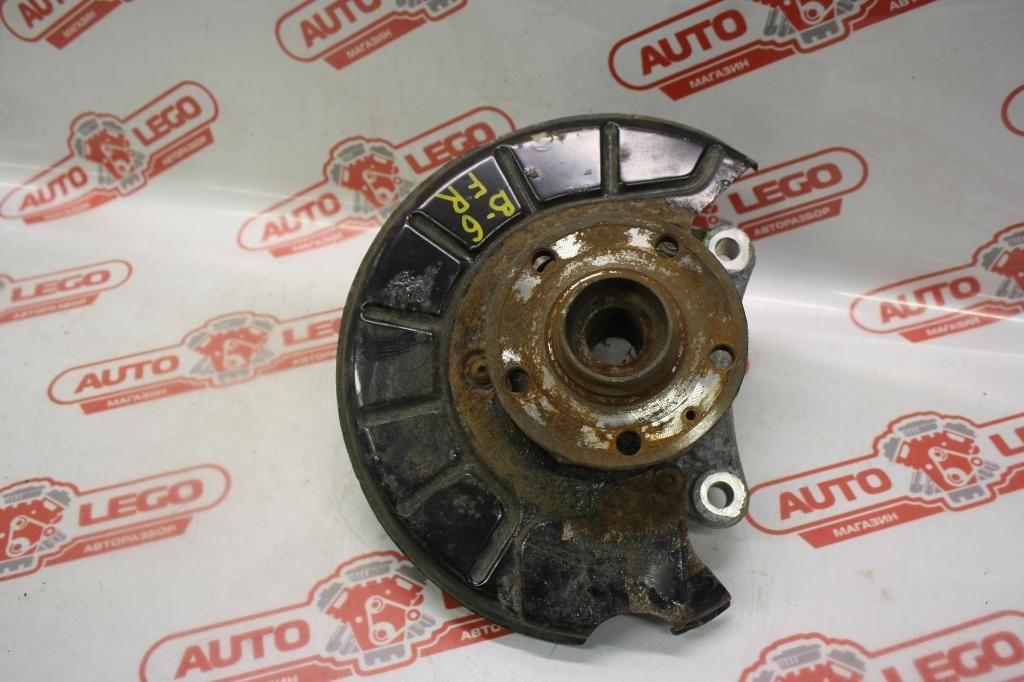 кулак поворотный правый Volkswagen Passat B6 3BADR 2006, 1.6 л., BLF, бензин, МКПП, седан, передний привод - фото №1