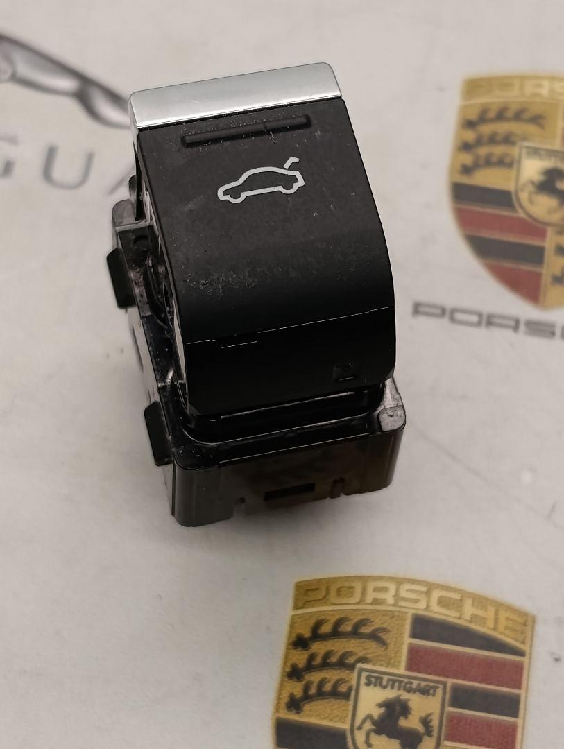 кнопка открытия багажника Audi A6 C8 2022, 2.0 л., бензин, 4K0959831 - фото №1