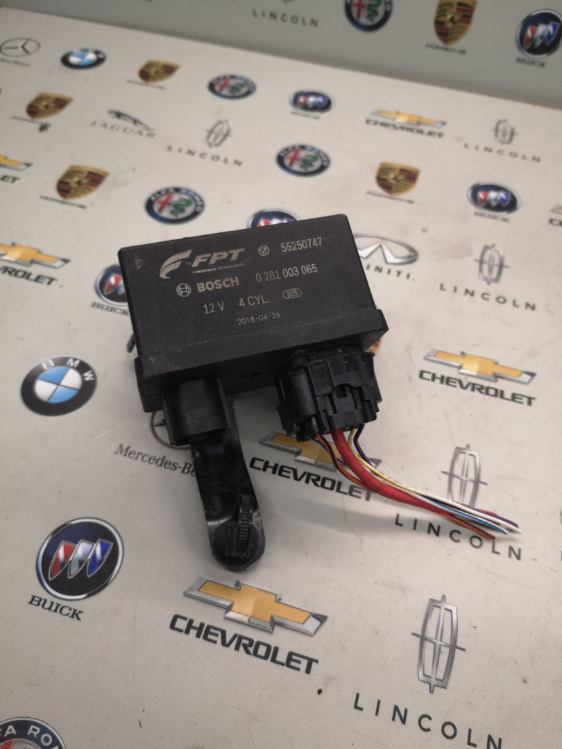 реле накала свечей Alfa Romeo Stelvio 1 поколение 2018, 2.2 л., дизель, АКПП, правый руль, 55250747 - фото №1