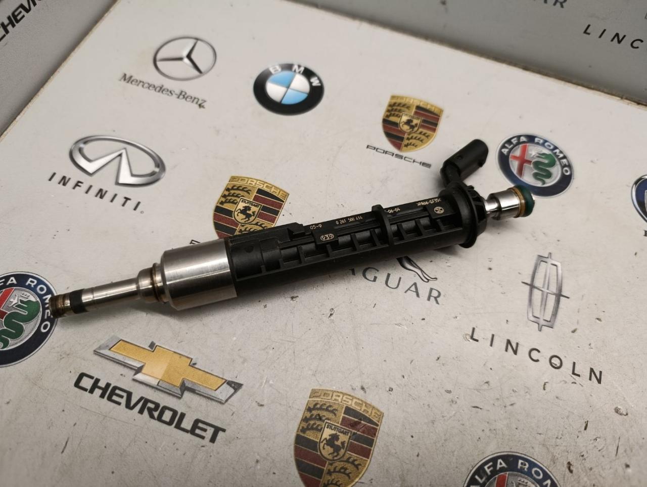 форсунка Alfa Romeo Stelvio 1 поколение 2018, 2.0 л., бензин, АКПП, 04893630AA, 0261500414 - фото №1