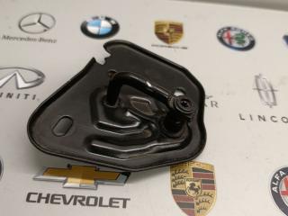 захватный крюк капота Audi A6 4G/C7 [рестайлинг] 2015, 2.0 л., бензин, 4G0823186