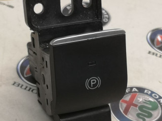 кнопка ручного тормоза (ручника) Alfa Romeo Stelvio 1 поколение 2019, 2.9 л., бензин, полный привод, 01561182110