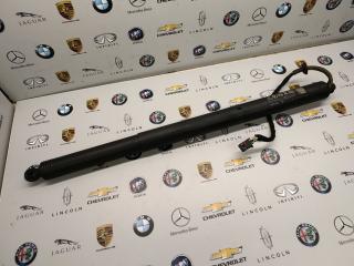 амортизатор крышки багажника (3-5 двери) Porsche Macan 1 поколение [2-й рестайлинг] 2023, 2.0 л., бензин, АКПП, 95B827851G