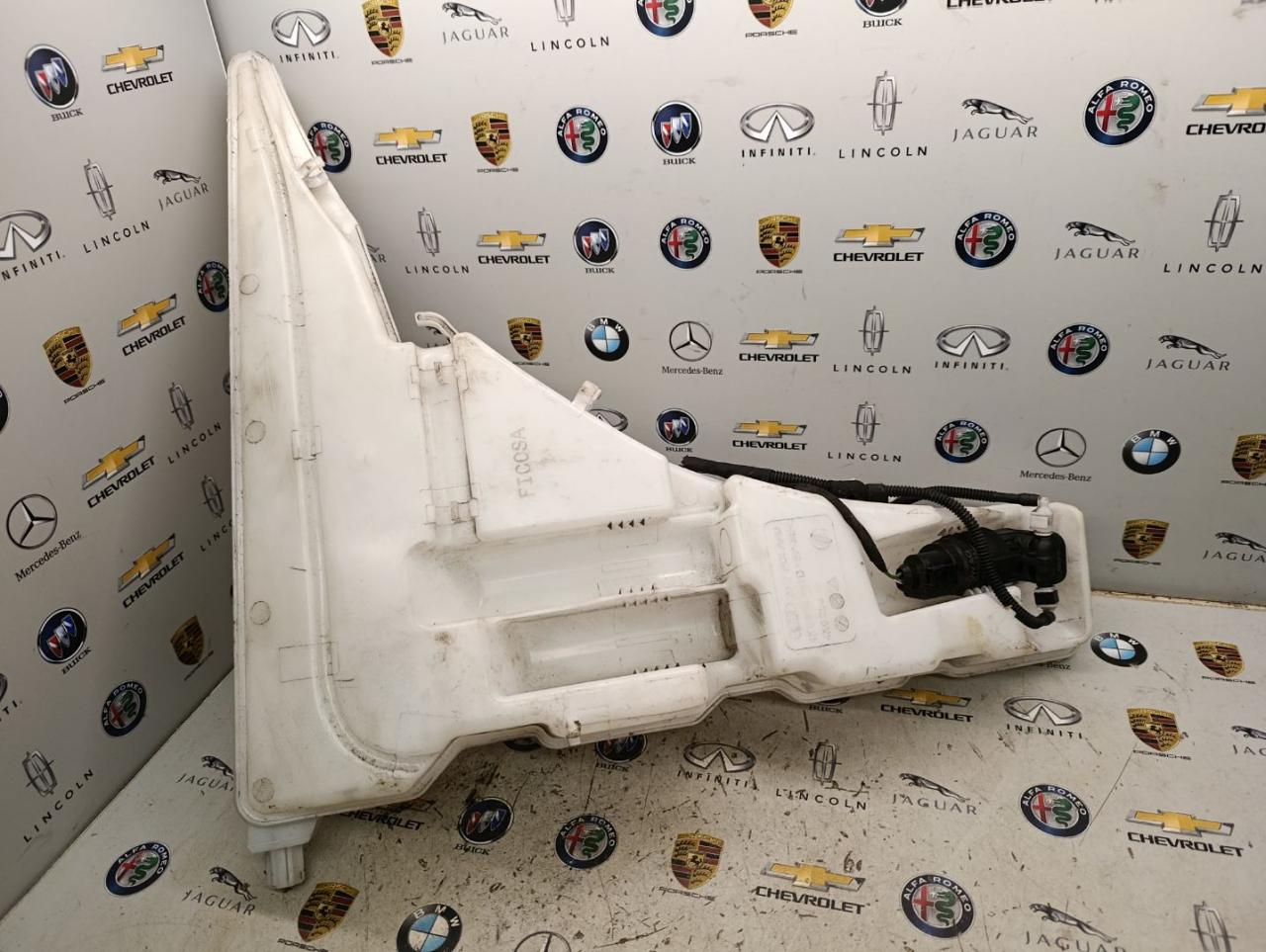 бачок омывателя Audi A6 C8 2022, 2.0 л., бензин, 4K0955451D - фото №1