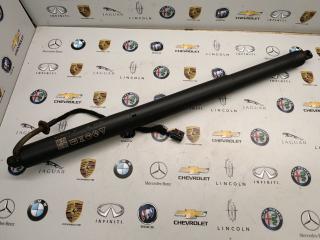 амортизатор крышки багажника (3-5 двери) Porsche Macan 1 поколение [2-й рестайлинг] 2022, 2.0 л., бензин, АКПП, 95B827851G