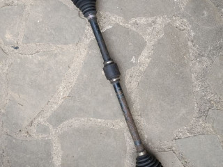 полуось передняя правая (приводной вал, ШРУС) GMC Terrain 2 поколение 2019, 1.5 л., бензин, передний привод, 84305524