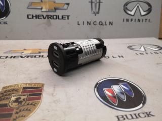 разъем AUX / USB Porsche Macan 1 поколение [рестайлинг] 2021, 2.0 л., бензин, АКПП, полный привод, правый руль, 95B035252H