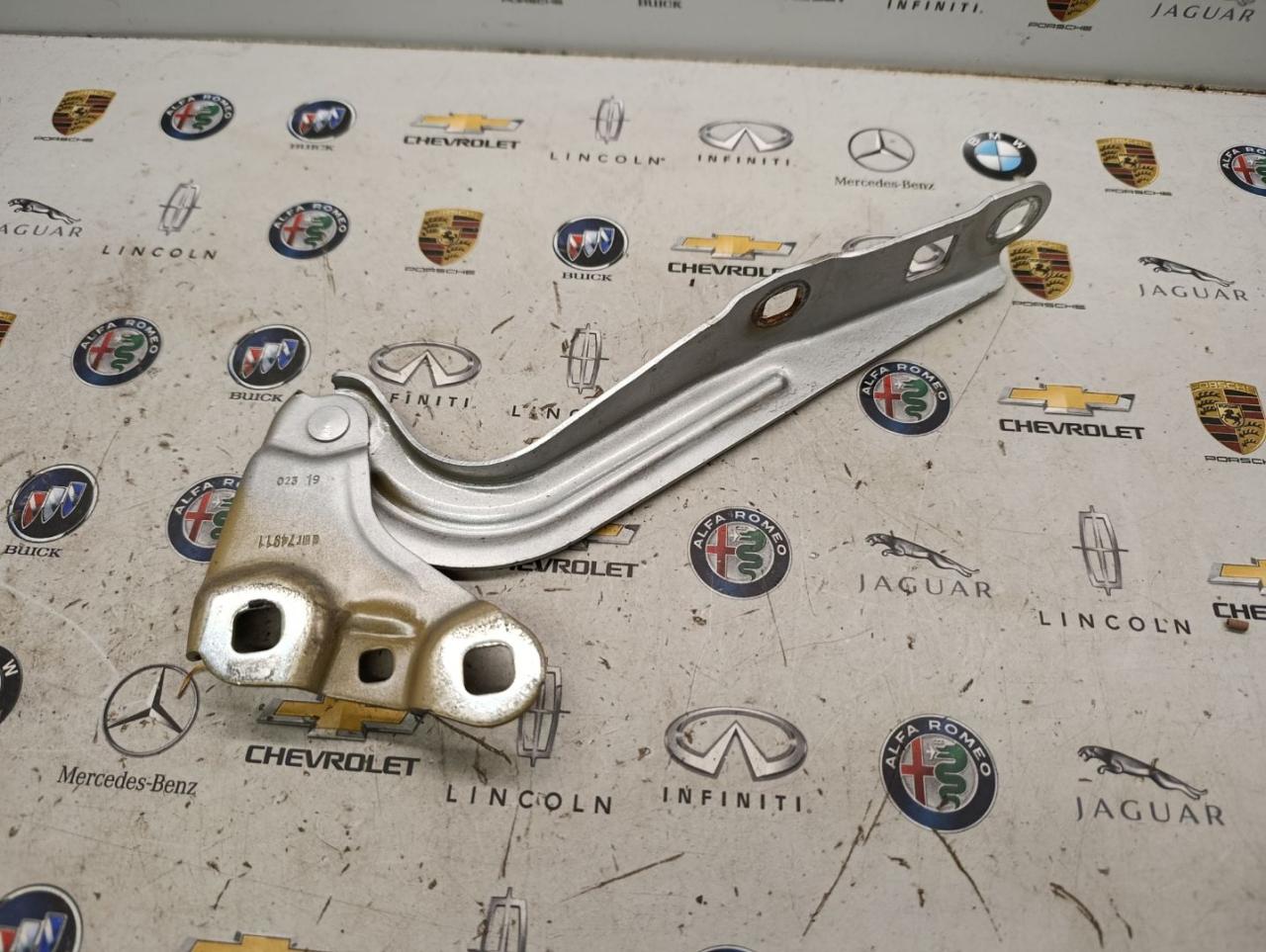 петля капота левая GMC Terrain 2 поколение 2019, 1.5 л., бензин, передний привод - фото №1